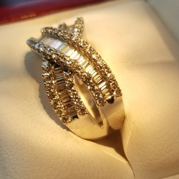 Signature Diamond Ring - Picture 4 of 8